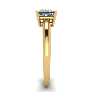 Princess Cut Simple Solittaire Ring in Yellow Gold - Photo 2
