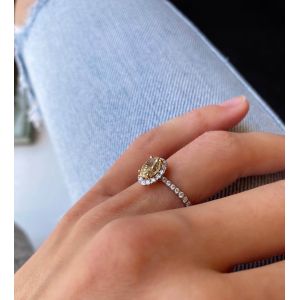 1.13 ct Oval Yellow Diamond Ring with Diamond Halo - Photo 5