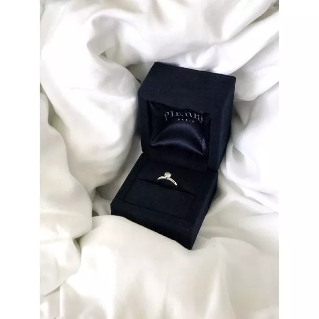 Round diamond 6-prong engagement ring in white gold - Photo 7