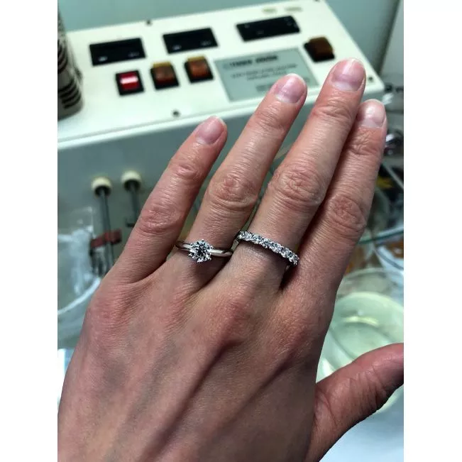 Round diamond 6-prong engagement ring in white gold - Photo 6