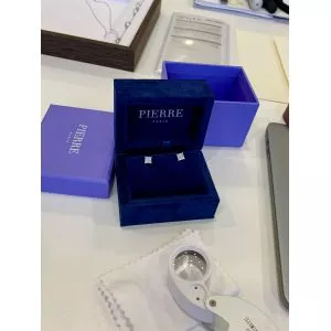 Princess-Cut Diamond Stud Earrings Yellow Gold  - Photo 3